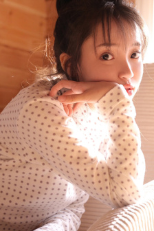 和寡妇房东在做爰HD